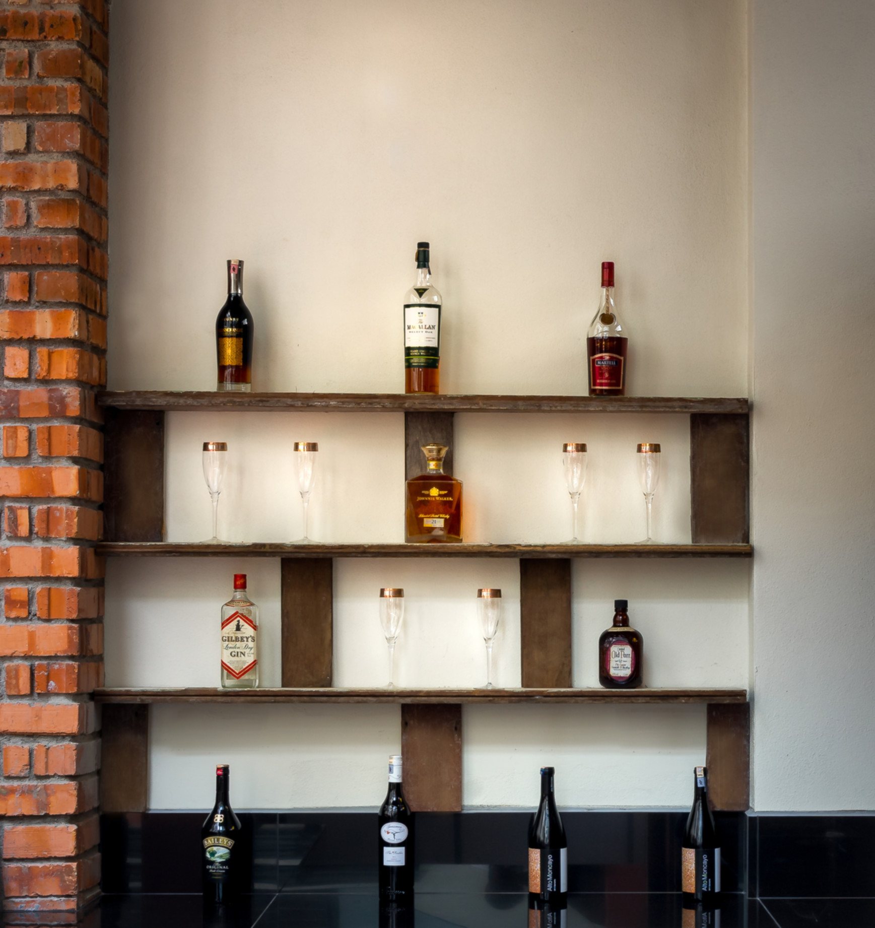 Hotel bar with heritage ambiance